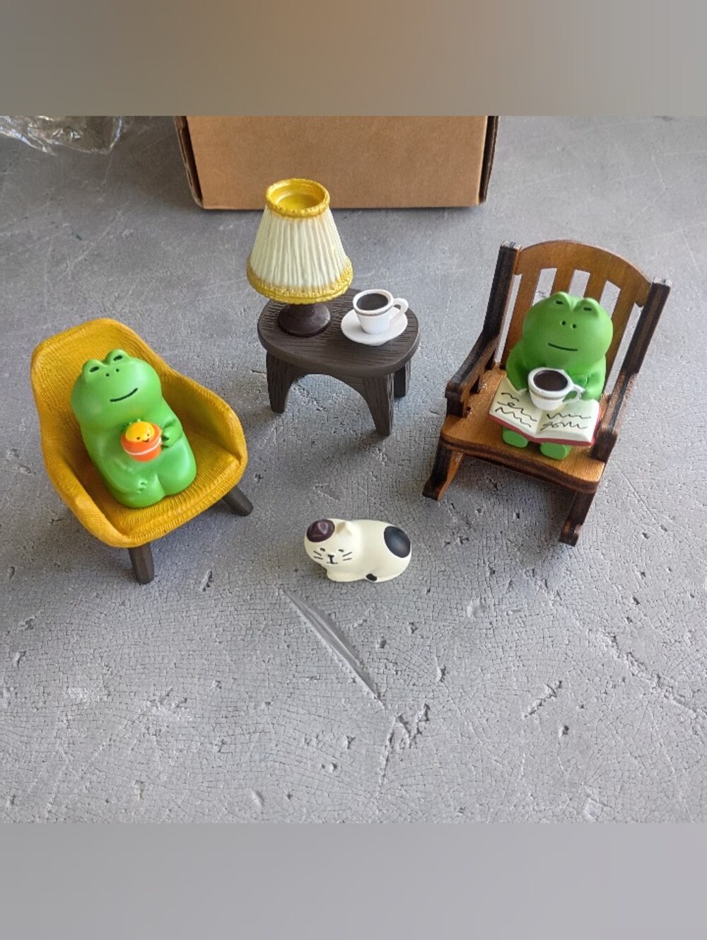 Miniature Frog Figurine Sitting Set with Chairs & Lamp - Green & Yellow
